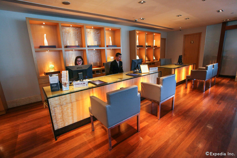 M Hotel Singapore City Centre Eksteriør bilde Concierge at the Mandarin Oriental, Hong Kong